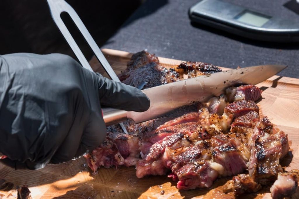 Carving a BBQ brisket